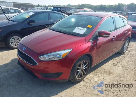 2015 Ford Focus Se z USA, uszkodzony, nr VIN 1FADP3K26FL374302